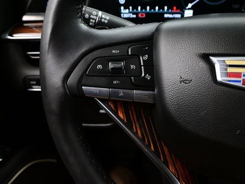 Used 2024 Cadillac Escalade Luxury image 21