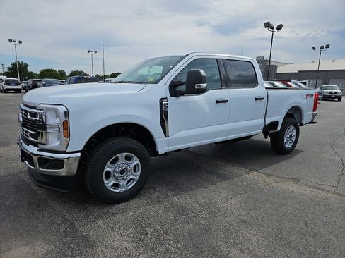 New 2026 Ford F250 XLT w/ FX4 Off-Road Package AWD/4WD image 5