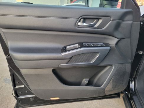 Used 2022 Nissan Pathfinder SL w/ SL Premium Package FWD image 17