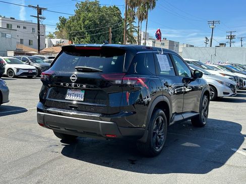 Used 2026 Nissan Rogue SV w/ Cold Weather Package FWD image 7