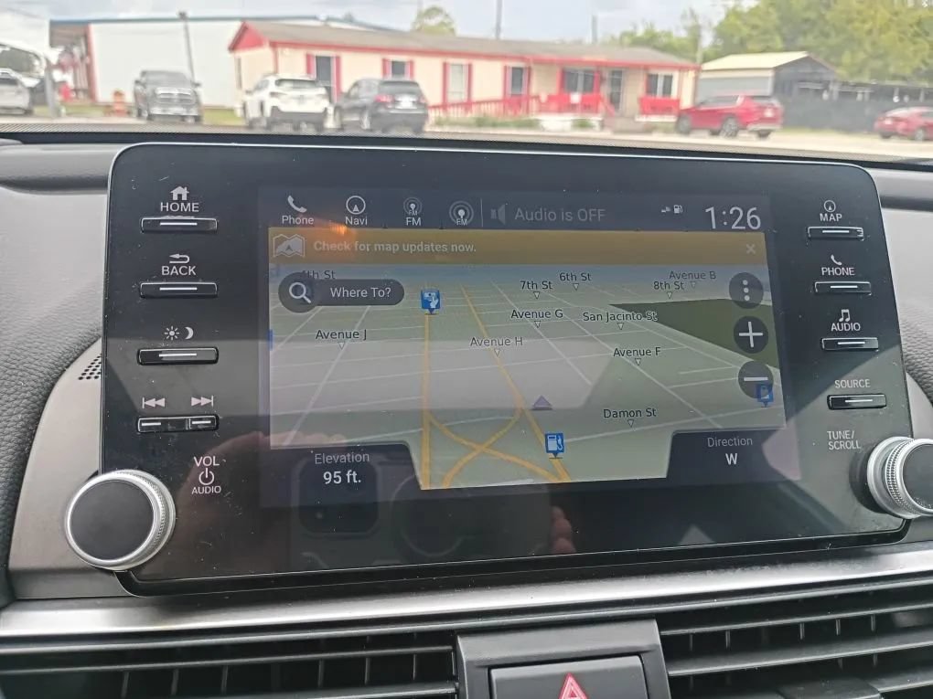 Used 2021 Honda Accord Touring image 11
