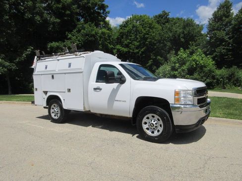 Used 2012 Chevrolet Silverado 3500 W/T AWD/4WD image 3