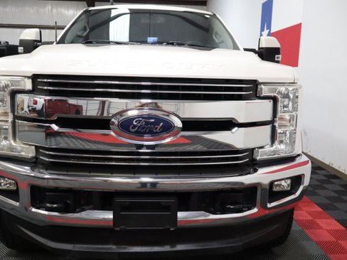 Used 2019 Ford F250 Lariat w/ Lariat Value Package AWD/4WD image 17