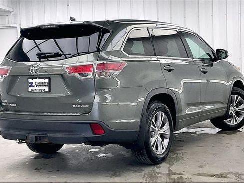 Used 2015 Toyota Highlander XLE AWD/4WD image 12