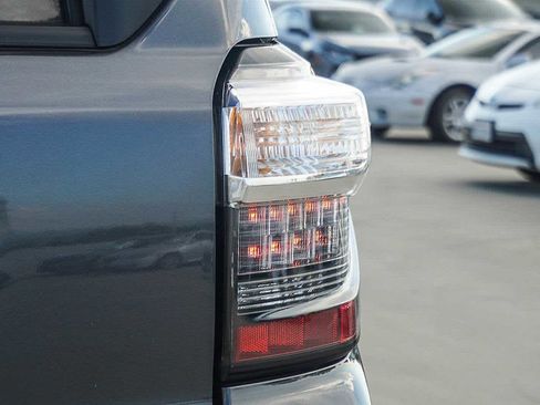 Used 2022 Toyota 4Runner SR5 Premium image 14