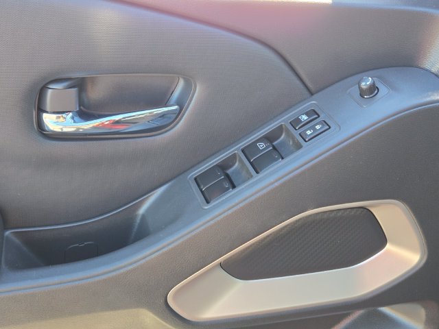 Used 2023 Nissan Frontier SV w/ Technology Package RWD image 17