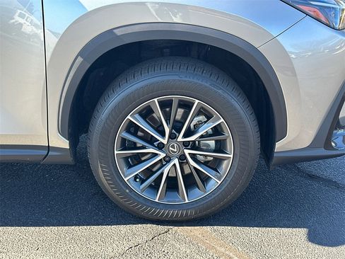 Used 2024 Lexus NX 350h AWD image 12
