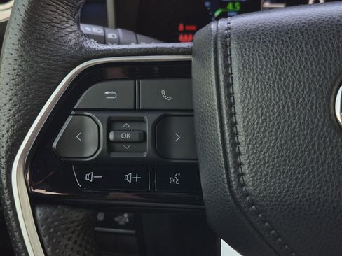Used 2023 Toyota Tundra Platinum AWD/4WD image 30