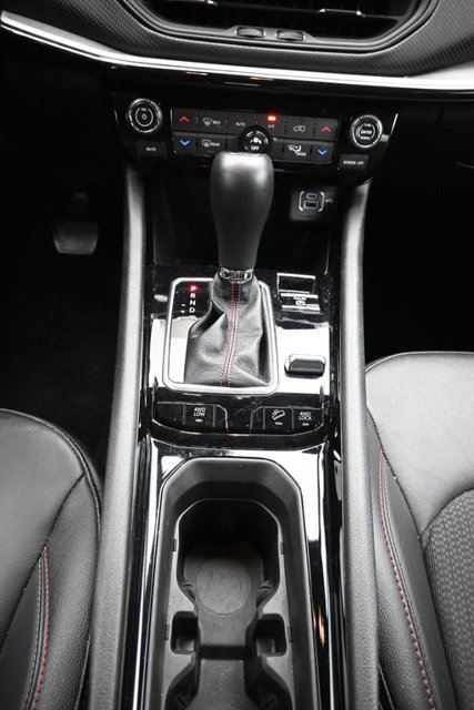 Used 2025 Jeep Compass Trailhawk AWD/4WD image 12