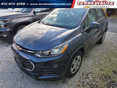 Used 2019 Chevrolet Trax LS FWD image 1