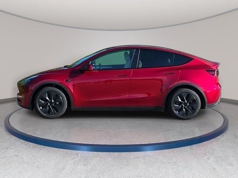 Used 2024 Tesla Model Y Long Range RWD image 8