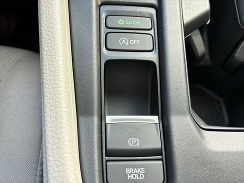 Certified 2025 Honda Accord LX image 38