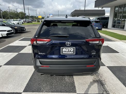 Used 2025 Toyota RAV4 XLE w/ Convenience Package FWD image 4