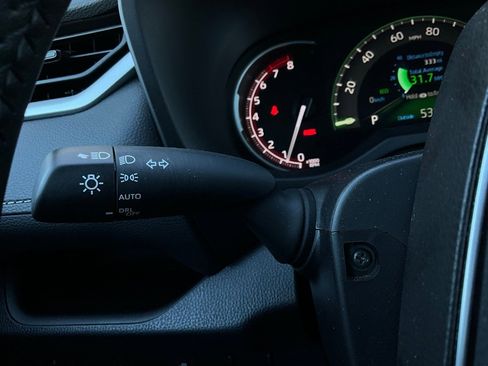 Used 2025 Toyota RAV4 XLE image 36