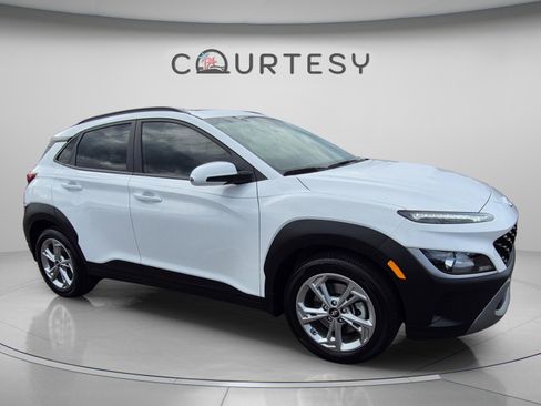 Certified 2023 Hyundai Kona SEL w/ Convenience Package AWD/4WD image 7
