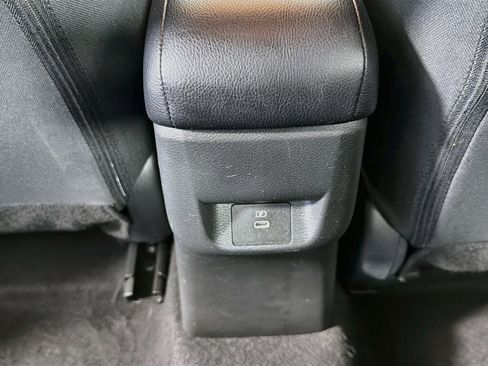 Used 2025 Nissan Versa SV FWD image 27