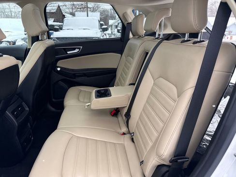 Used 2024 Ford Edge SEL w/ Convenience Package image 17