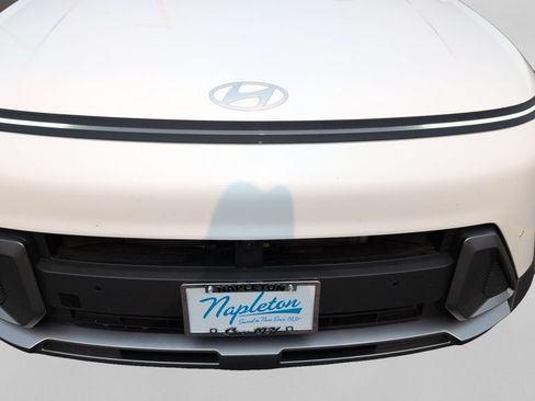 Used 2024 Hyundai Kona Limited FWD image 11