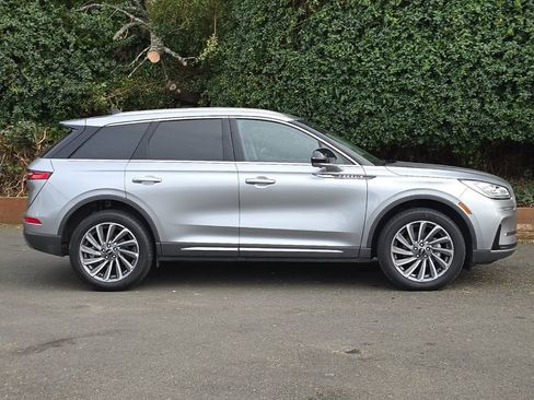 Used 2024 Lincoln Corsair Reserve w/ Equipment Group 201A AWD/4WD image 2