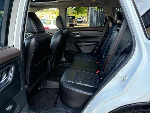 Certified 2022 Nissan Rogue Platinum w/ Head-Up Display Package image 27