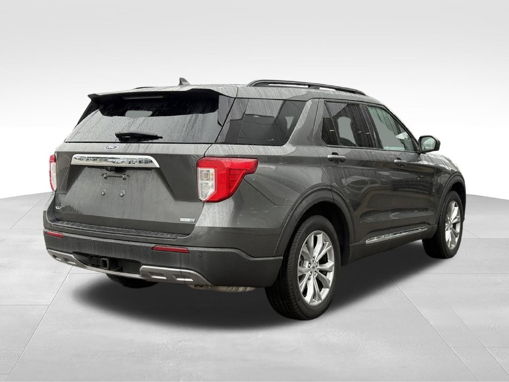Used 2020 Ford Explorer XLT w/ Equipment Group 202A AWD/4WD image 27