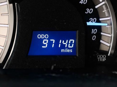 Used 2012 Toyota Camry SE FWD image 22