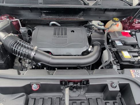 Used 2023 GMC Acadia SLE image 35