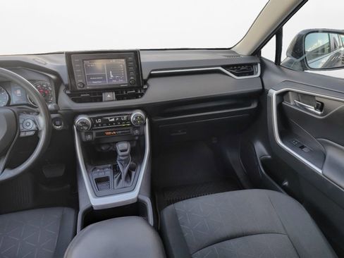 Used 2022 Toyota RAV4 XLE image 3