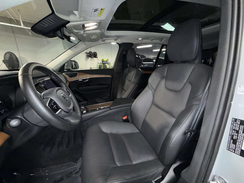 Used 2025 Volvo XC90 T8 Plus w/ Protection Package Premier AWD/4WD image 2