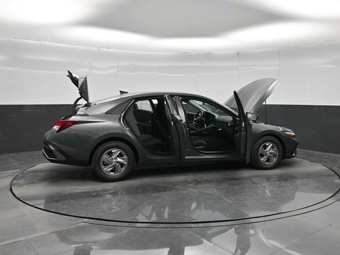 New 2026 Hyundai Elantra SE FWD image 42