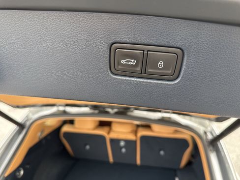 Used 2022 Genesis GV80 2.5T w/ Prestige Package 04 image 12