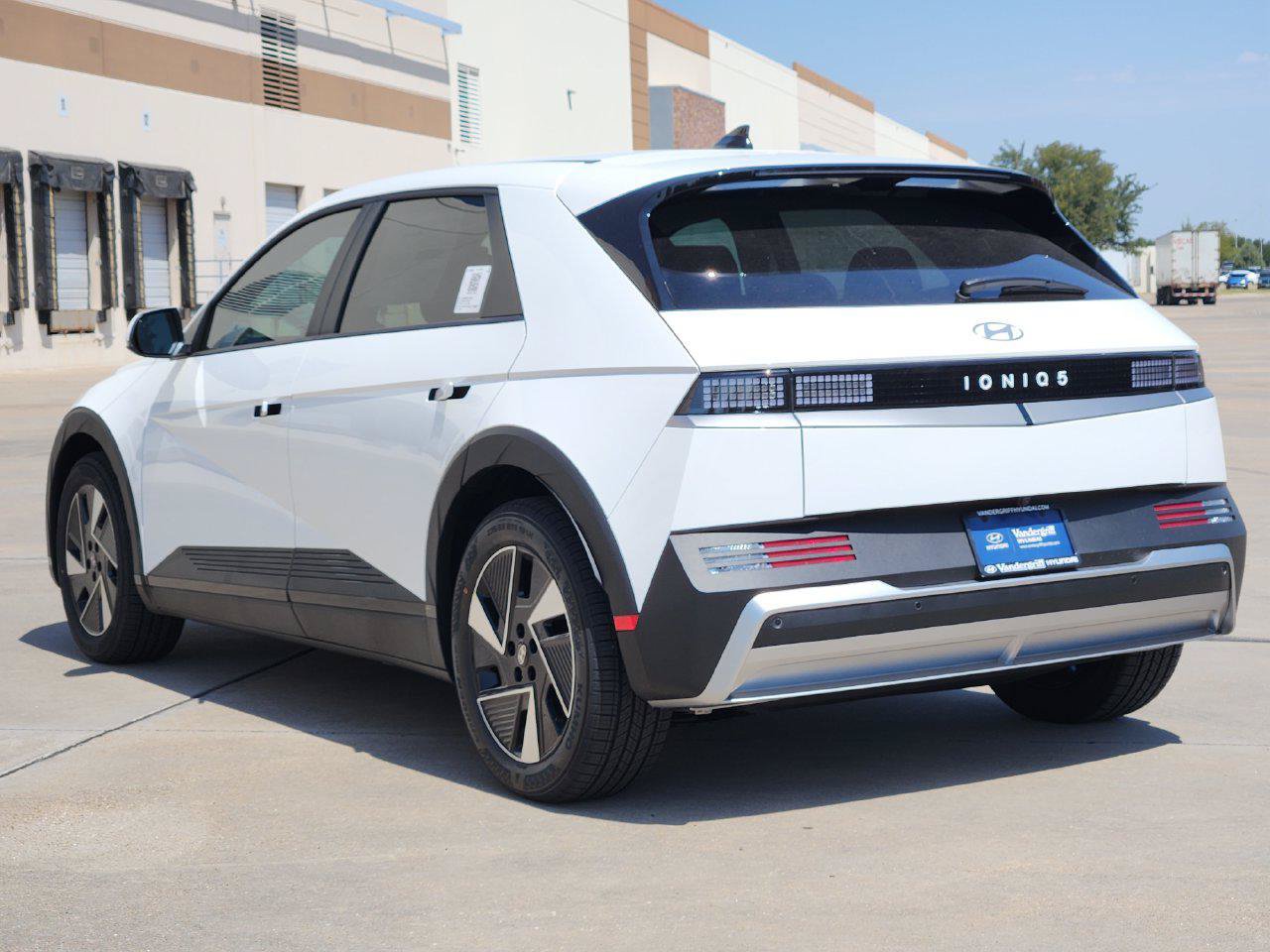 New 2027 Hyundai Ioniq 5 SE RWD image 3