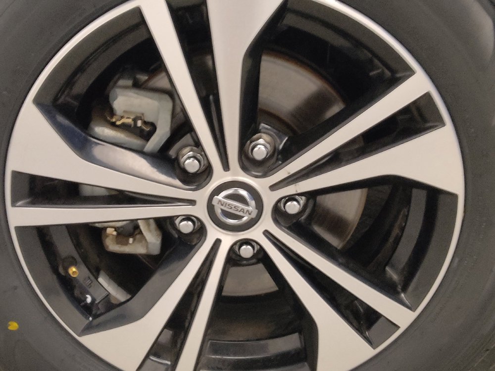 Used 2022 Nissan Sentra SV FWD image 31