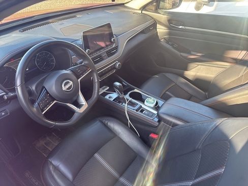 Used 2024 Nissan Altima 2.5 SR image 3