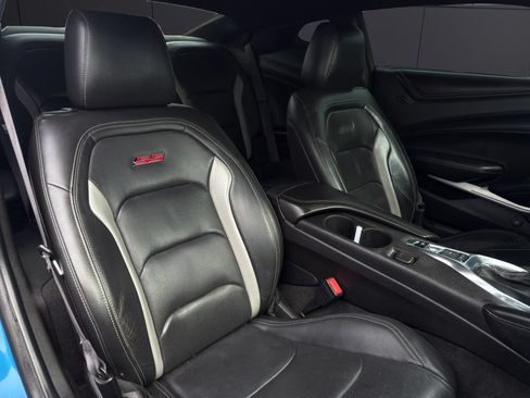 Used 2017 Chevrolet Camaro SS RWD image 14