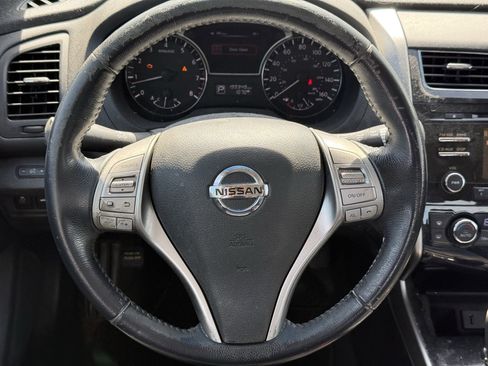Used 2013 Nissan Altima 2.5 SV image 15