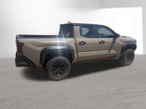 Used 2025 Toyota Tacoma TRD Pro AWD/4WD image 11