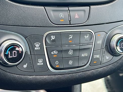 Used 2024 Chevrolet Malibu LT image 14