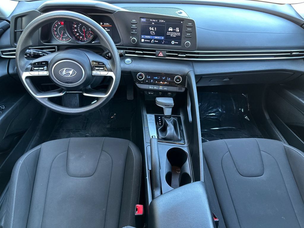 Used 2023 Hyundai Elantra SEL FWD image 12