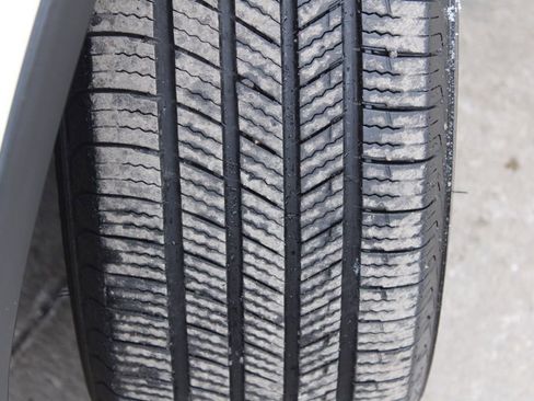 Used 2018 Toyota RAV4 XLE image 14