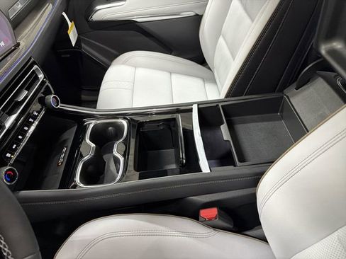 New 2026 Chevrolet Traverse High Country w/ LPO, Illumination Package image 26