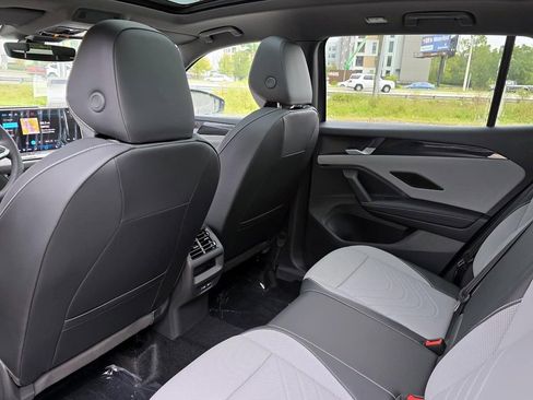 New 2026 Volkswagen Tiguan SE R-Line image 21