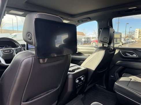 Used 2021 GMC Yukon SLT w/ SLT Luxury Plus Package image 14