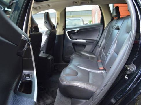 Used 2012 Volvo XC60 T6 AWD/4WD image 12