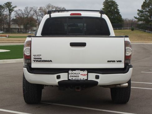Used 2011 Toyota Tacoma PreRunner image 3