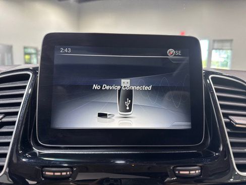 Used 2017 Mercedes-Benz GLS 450 4MATIC image 62