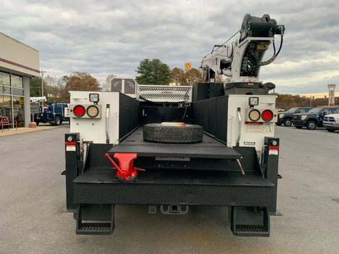 Used 2011 Ford F550 4x4 Regular Cab Super Duty w/ Payload Upgrade Pkg image 37