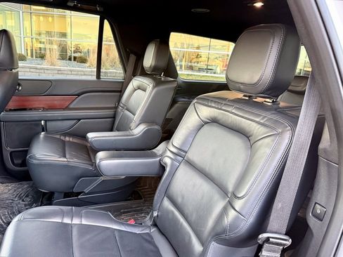 Used 2023 Lincoln Navigator Reserve image 10