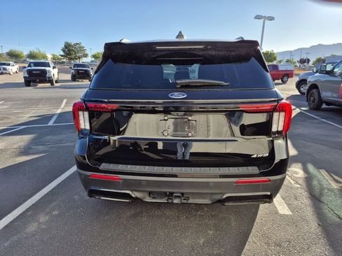 Used 2025 Ford Explorer ST-Line w/ ST-Line Street Pack AWD/4WD image 9