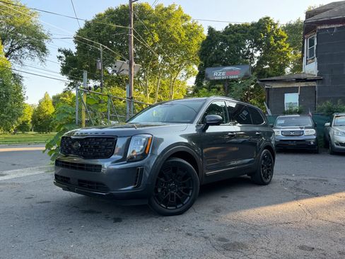 Used 2021 Kia Telluride EX w/ EX Premium Package AWD/4WD image 3